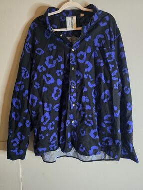 COLLUSION Black Button-Up Shirt with Electric Blue Leopard Print